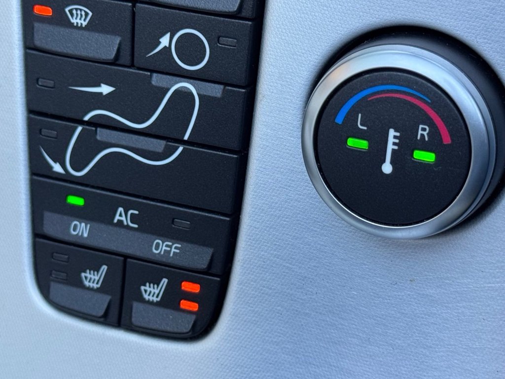 Used Volvo C70 2010 for sale - 76900438: Photo 21