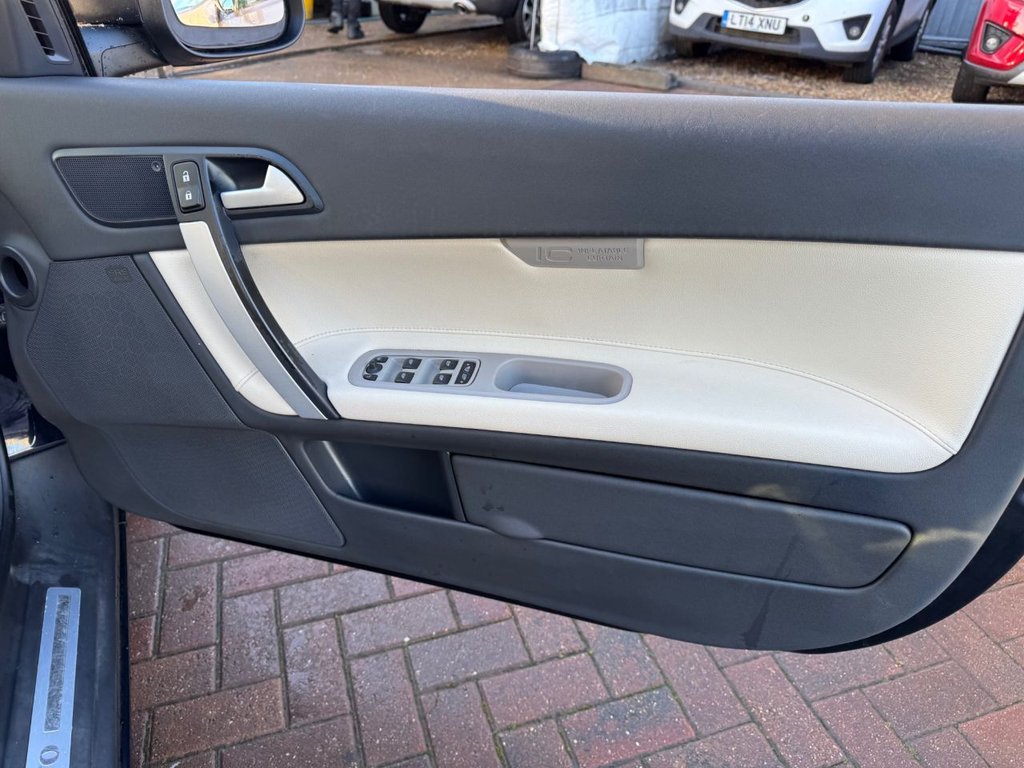 Used Volvo C70 2010 for sale - 76900438: Photo 30