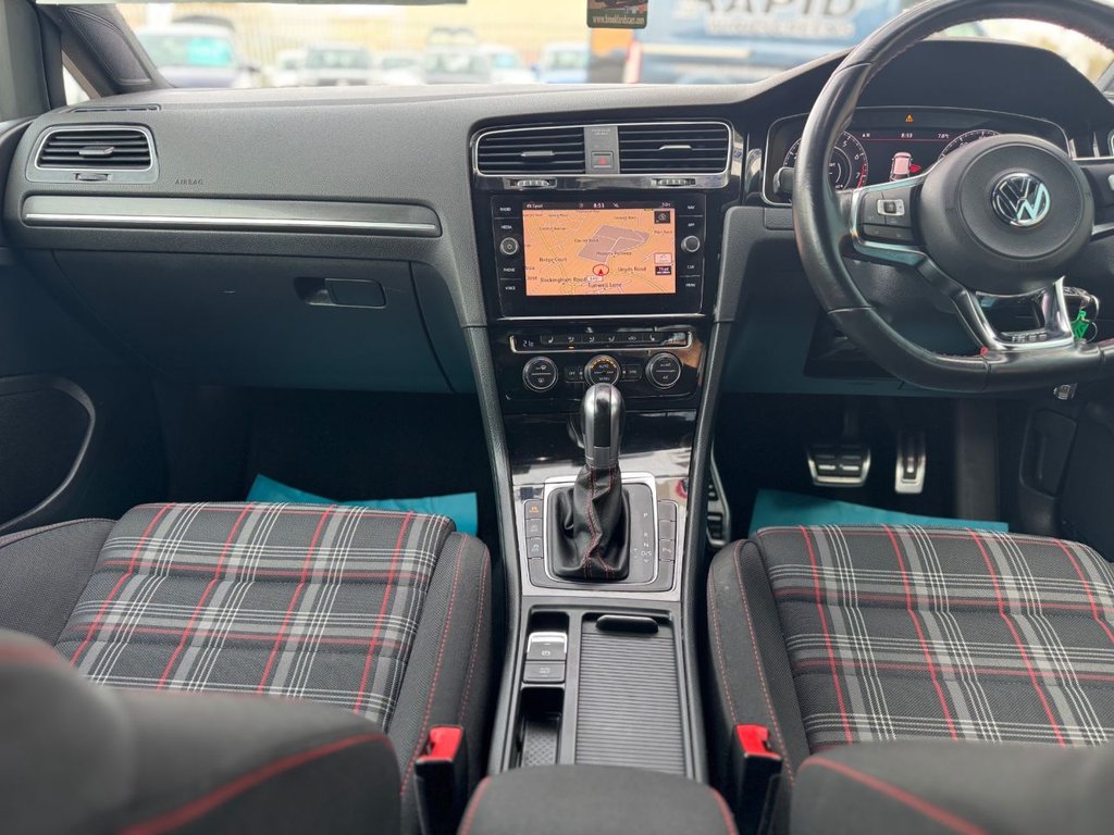 Used Volkswagen Golf 2017 for sale - 77849581: Photo 2