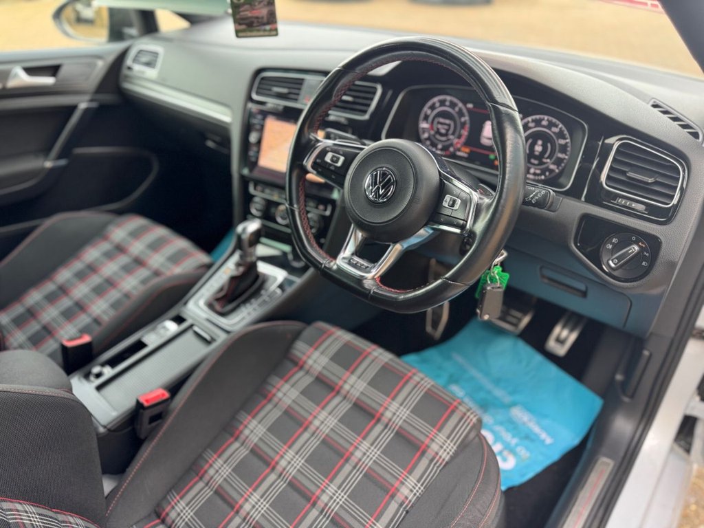 Used Volkswagen Golf 2017 for sale - 77849581: Photo 30