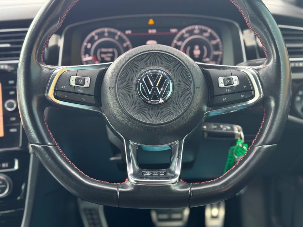 Used Volkswagen Golf 2017 for sale - 77849581: Photo 32