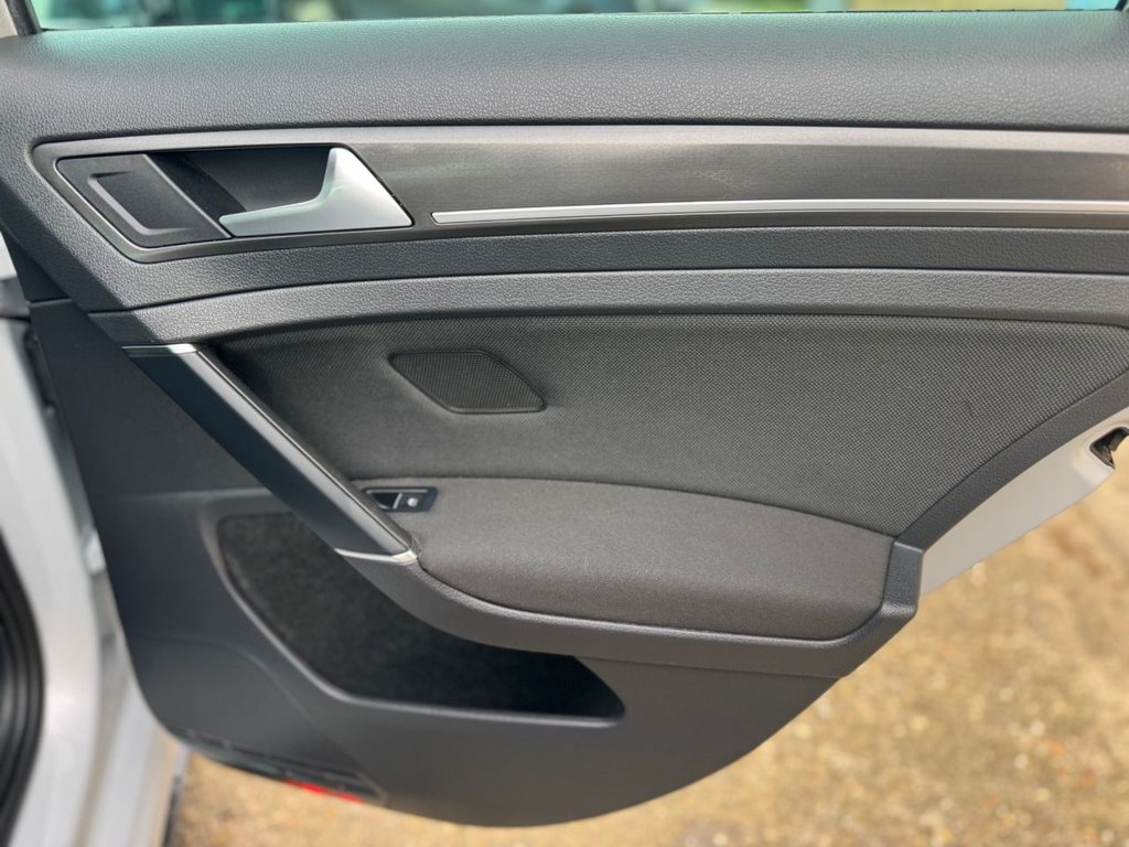 Used Volkswagen Golf 2017 for sale - 77849581: Photo 36