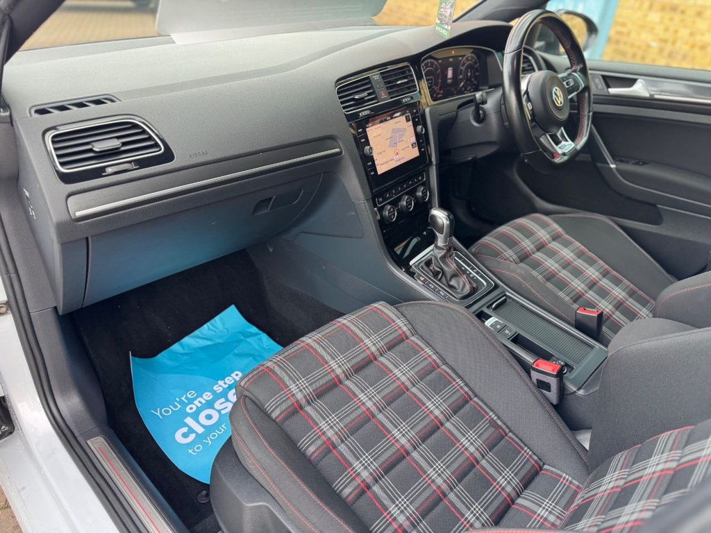 Used Volkswagen Golf 2017 for sale - 77849581: Photo 47