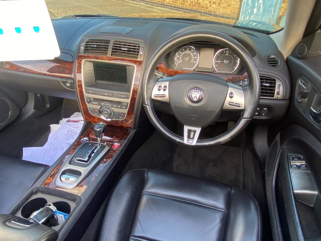 Used Jaguar XKR 2007 for sale - 76009238: Photo 2