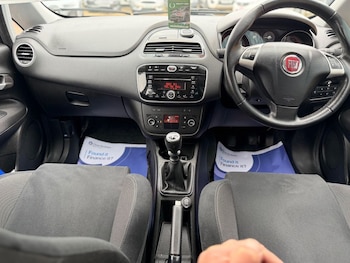 Used Fiat Punto 2016 for sale - 78930446: Photo