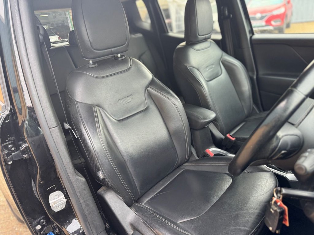 Used Jeep Renegade 2015 for sale - 77990761: Photo 3