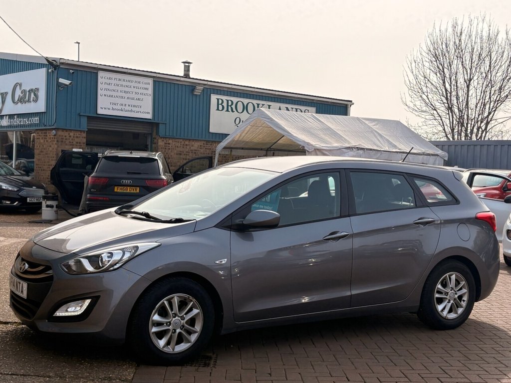 Used Hyundai i30 2014 for sale - 78044104: Photo 2