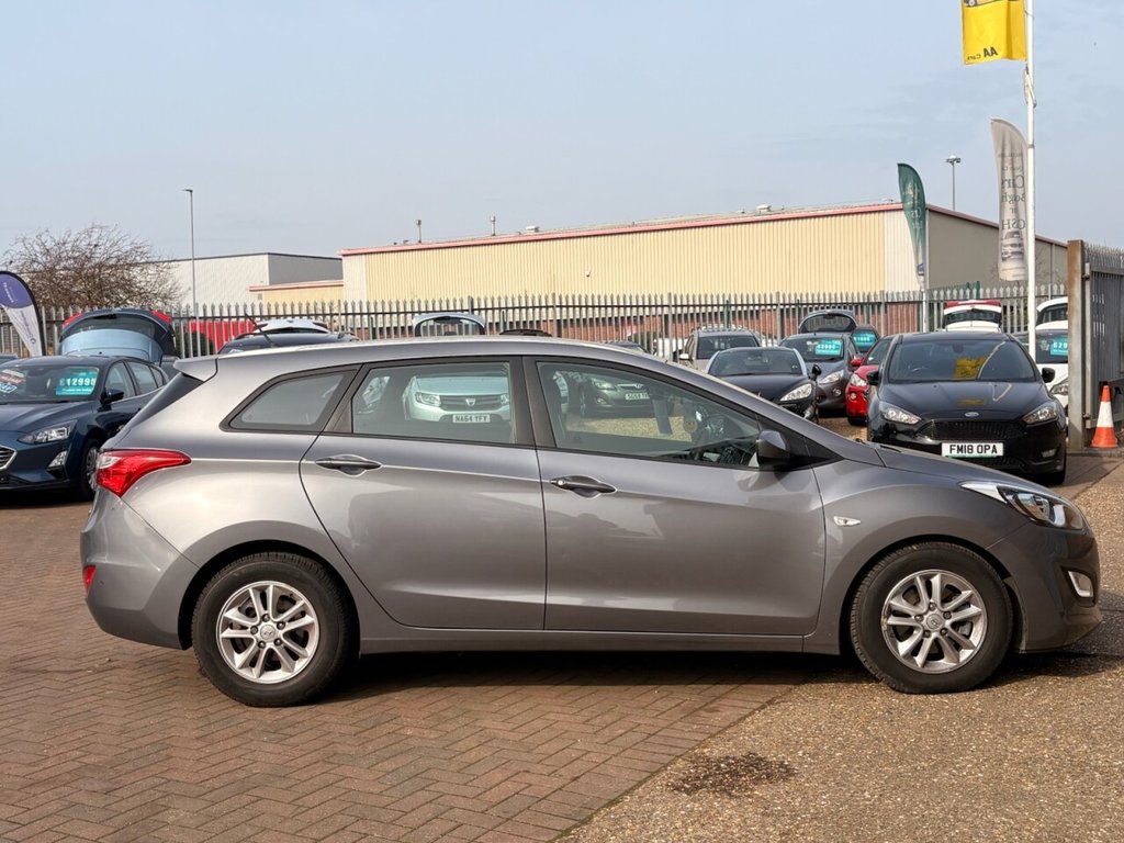 Used Hyundai i30 2014 for sale - 78044104: Photo 3