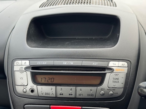 Used Peugeot 107 2010 for sale - 76256300: Photo 13