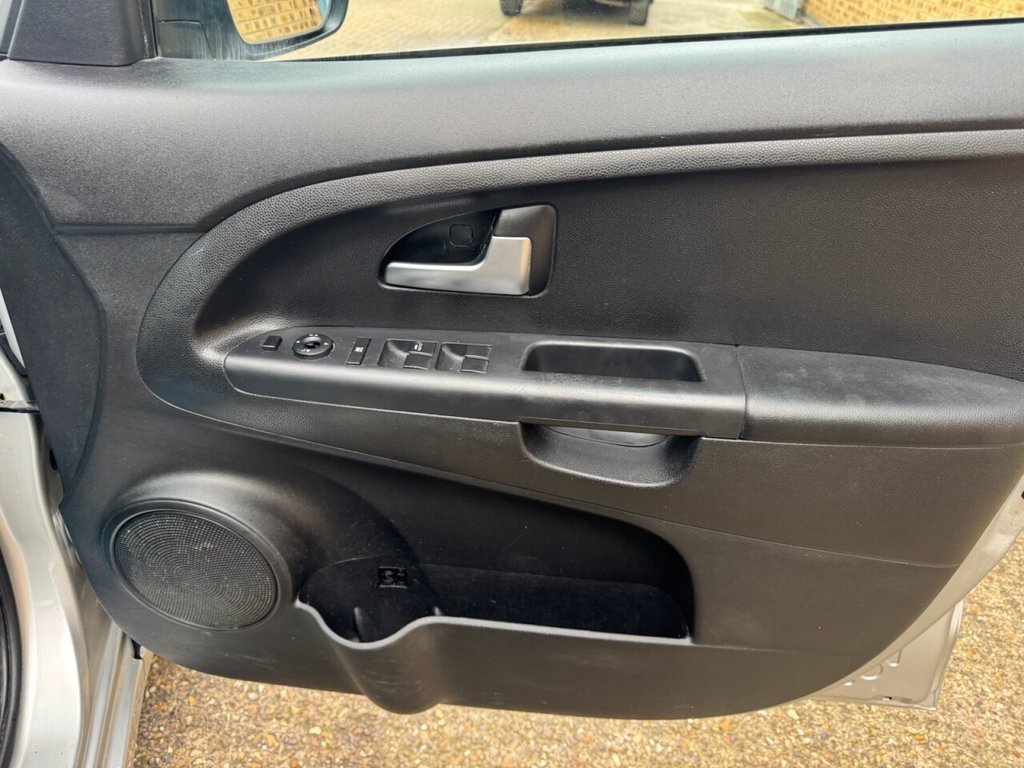 Used Kia Venga 2013 for sale - 76642894: Photo 28