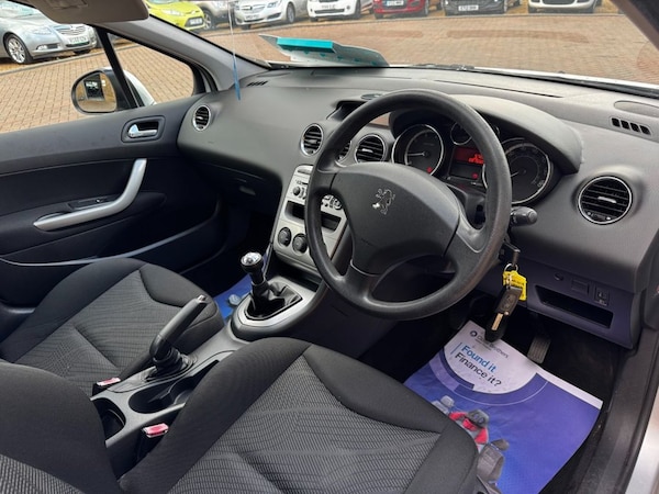 Used Peugeot 308 2010 for sale - 76245132: Photo 12