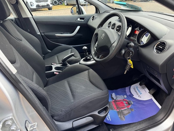Used Peugeot 308 2010 for sale - 76245132: Photo 14