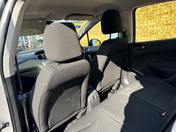 Used Peugeot 308 2010 for sale - 76245132: Photo 26