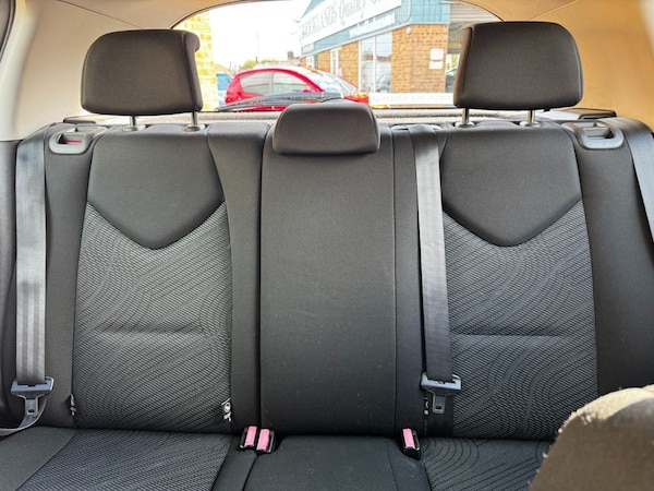 Used Peugeot 308 2010 for sale - 76245132: Photo 28