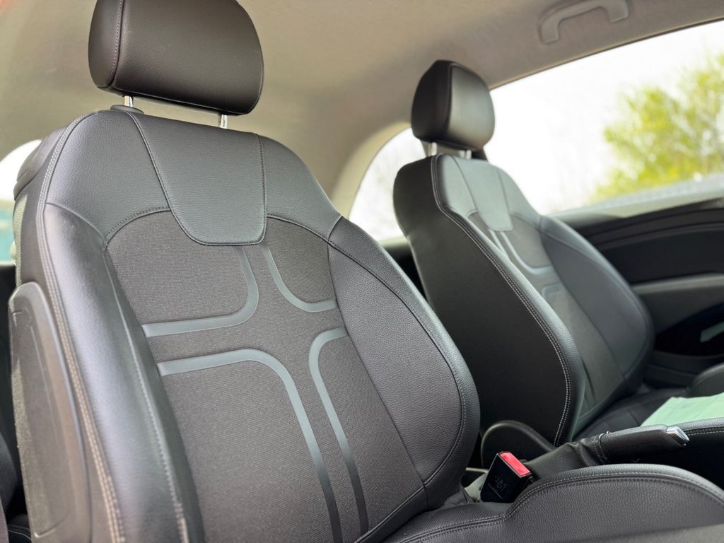 Used Vauxhall ADAM 2014 for sale - 78200486: Photo 31