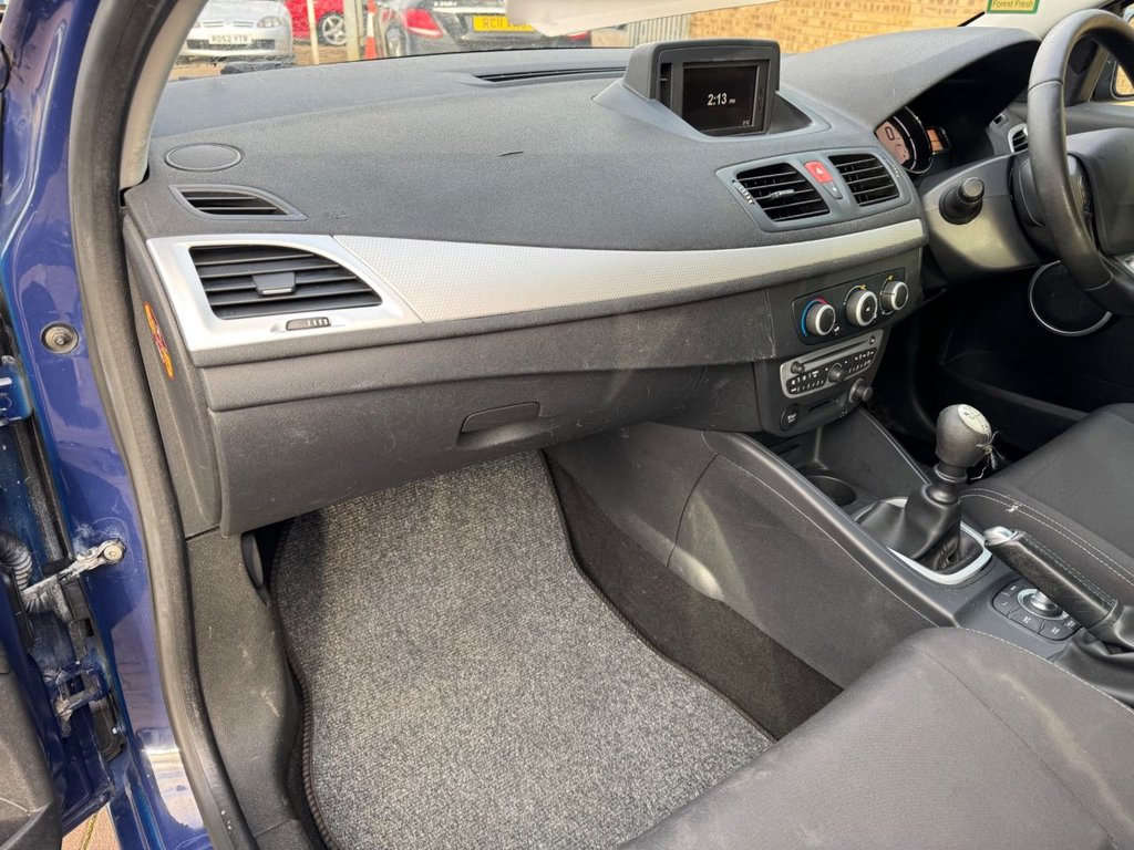 Used Renault Megane 2011 for sale - 76642784: Photo 18