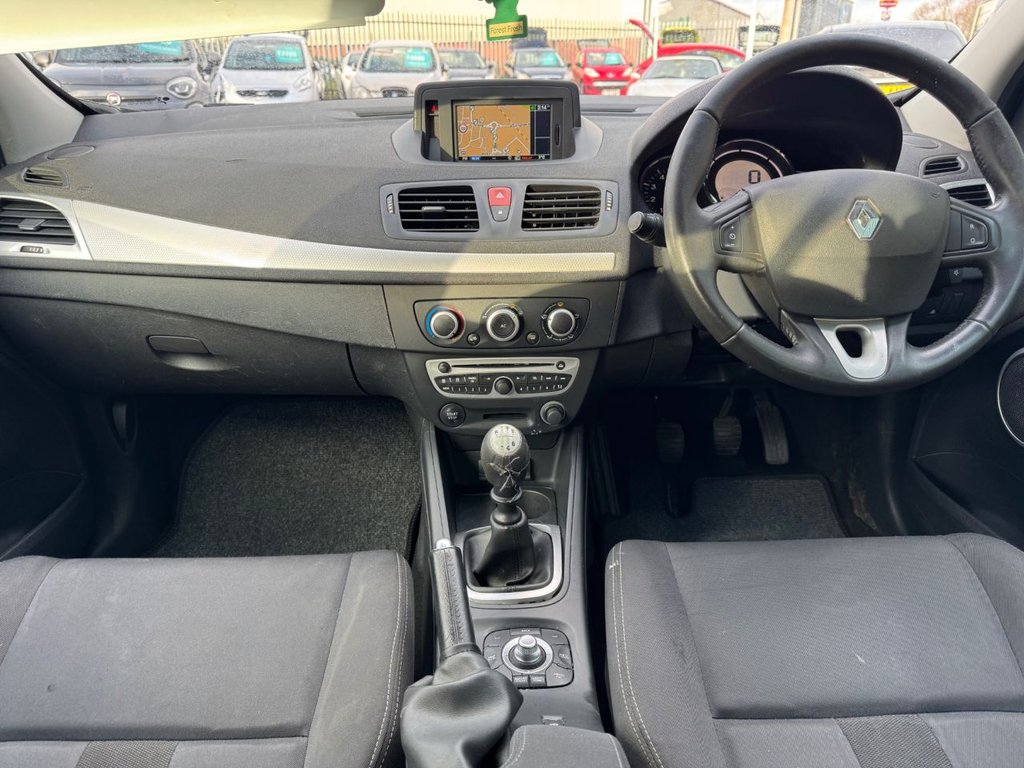 Used Renault Megane 2011 for sale - 76642784: Photo 2