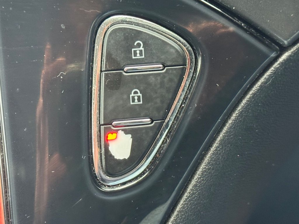 Used Vauxhall Corsa 2015 for sale - 76279444: Photo 19