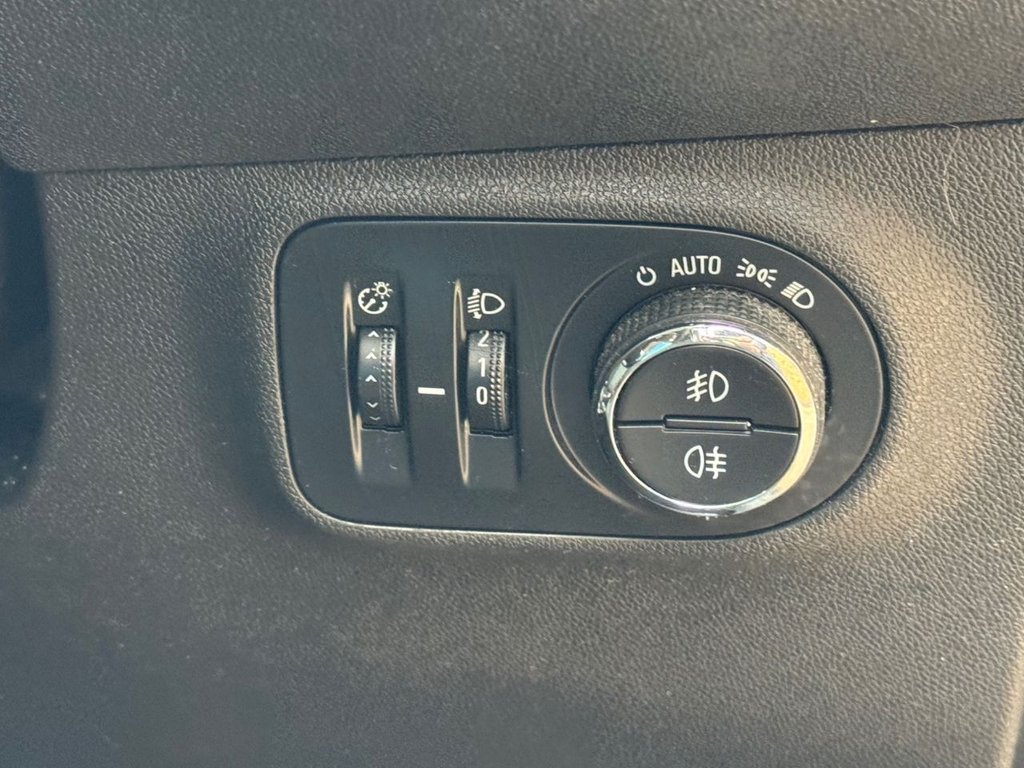 Used Vauxhall Corsa 2015 for sale - 76279444: Photo 39