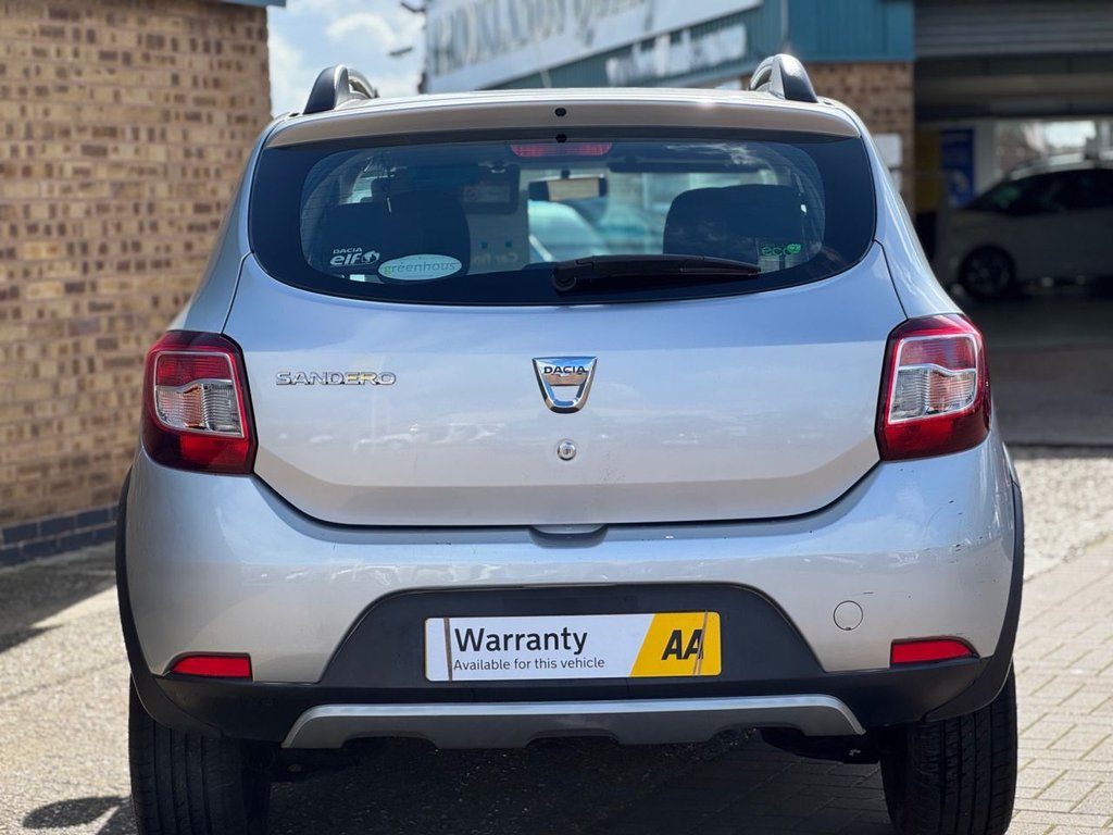 Used Dacia Sandero Stepway 2014 for sale - 77891021: Photo 16