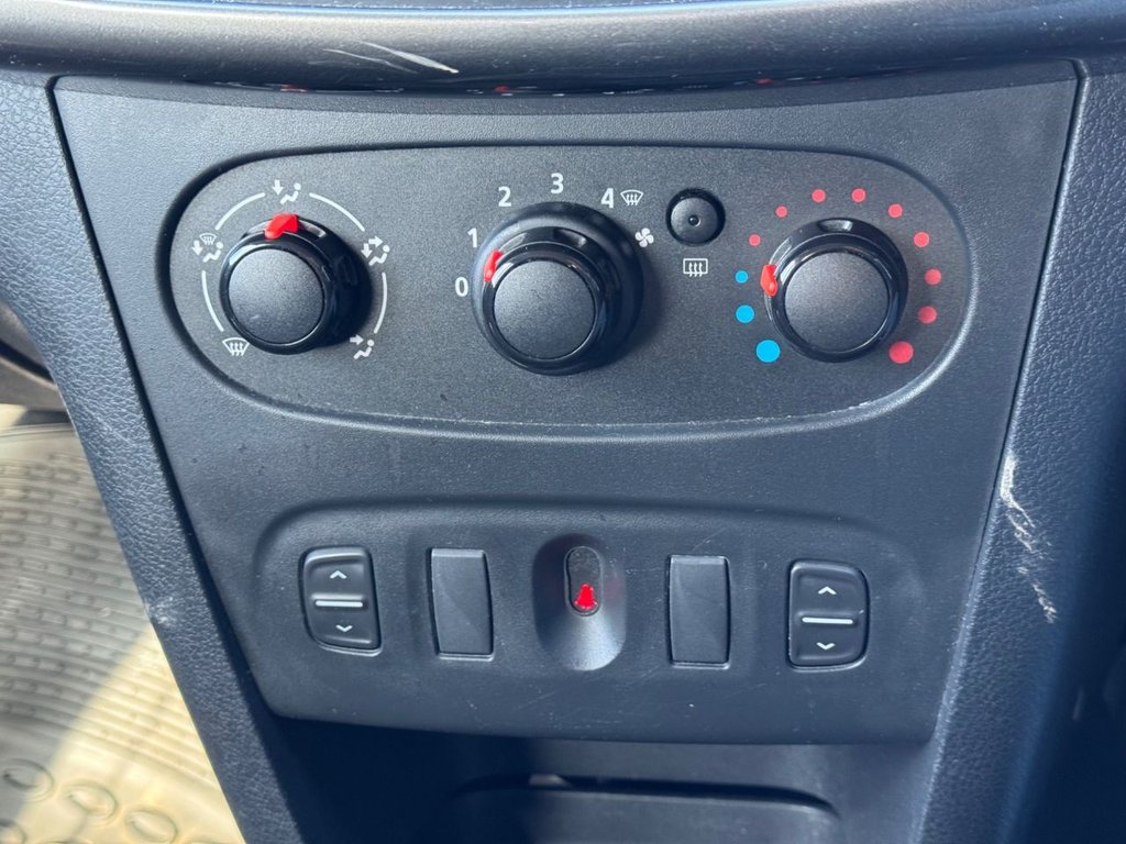 Used Dacia Sandero Stepway 2014 for sale - 77891021: Photo 17