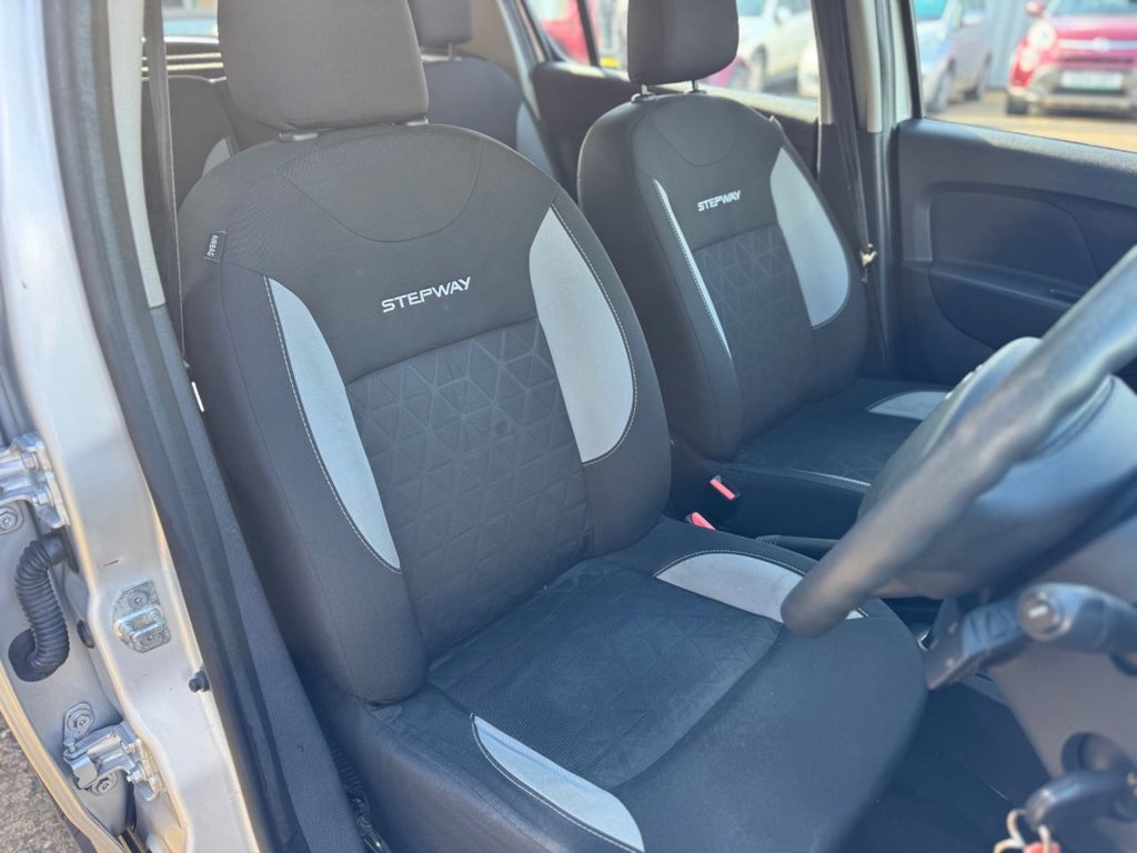 Used Dacia Sandero Stepway 2014 for sale - 77891021: Photo 3