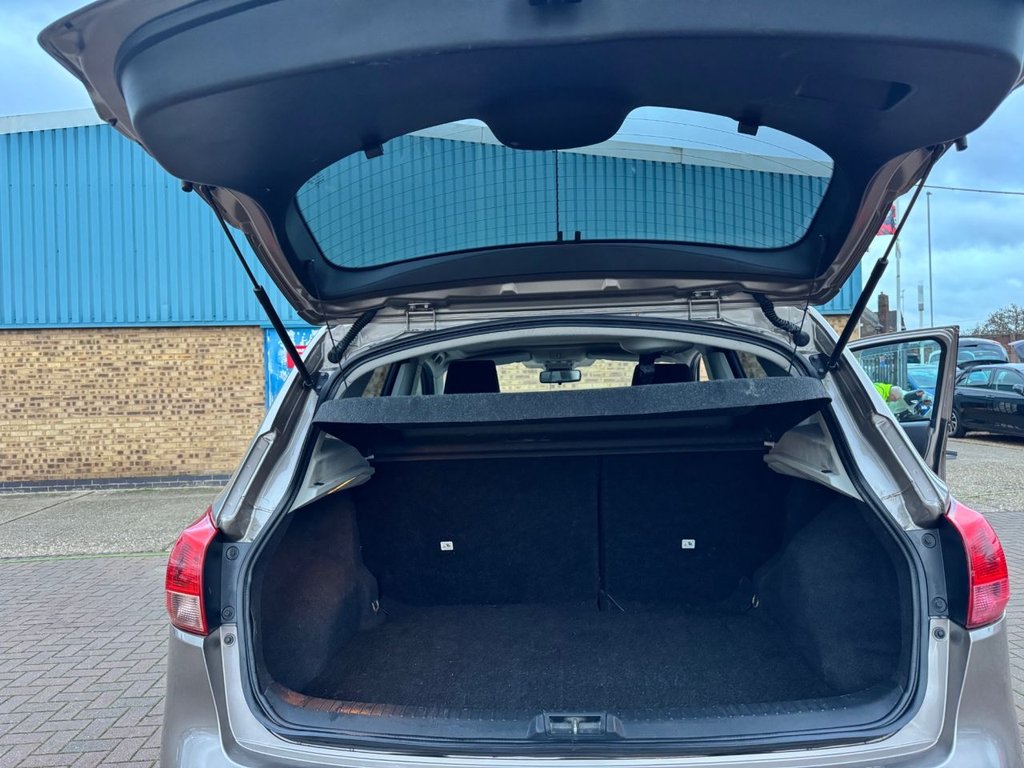 Used Nissan Qashqai 2009 for sale - 77088934: Photo 27