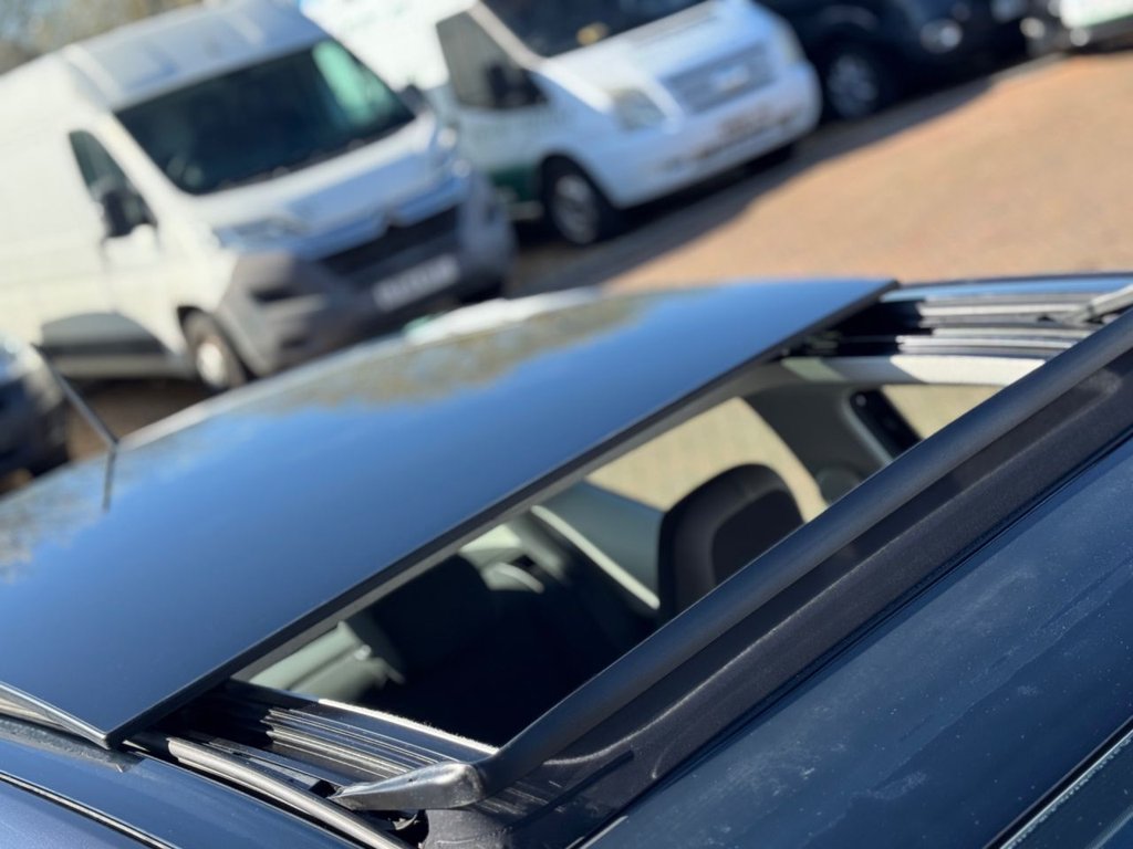 Used Volkswagen up! 2014 for sale - 77919631: Photo 2