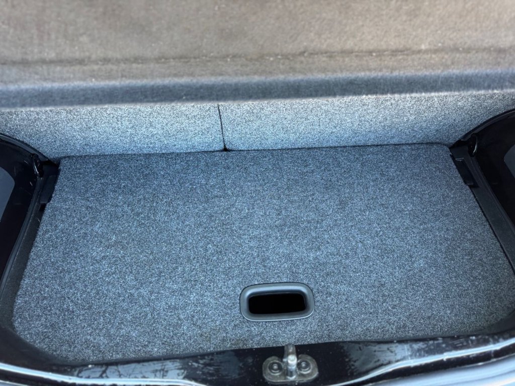 Used Volkswagen up! 2014 for sale - 77919631: Photo 20