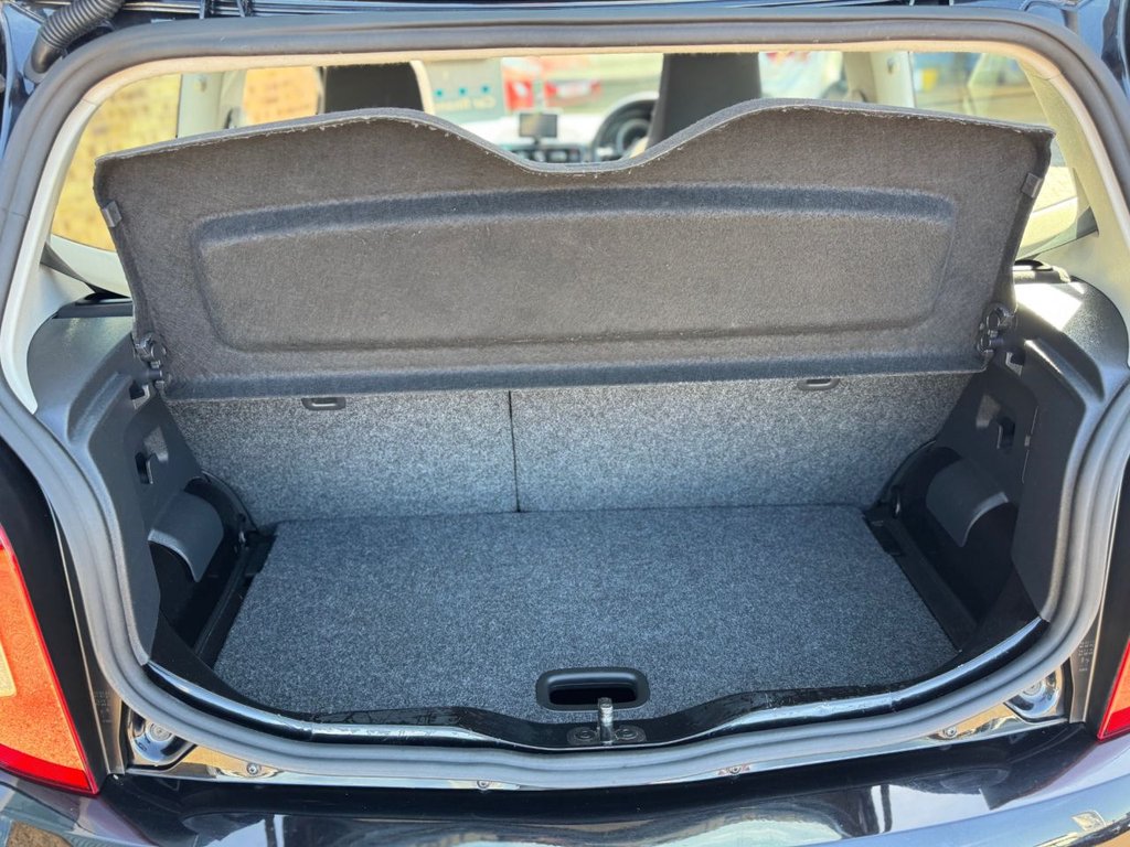 Used Volkswagen up! 2014 for sale - 77919631: Photo 21