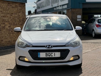Used Hyundai i20 2017 for sale - 79530073: Photo