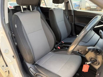 Used Hyundai i20 2017 for sale - 79530073: Photo