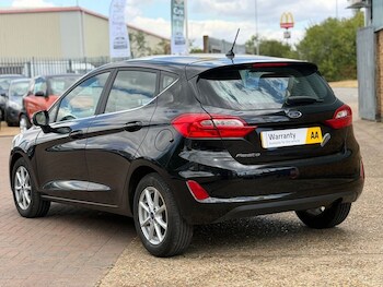 Used Ford Fiesta 2017 for sale - 79394670: Photo