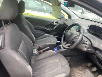 Used Peugeot 208 2014 for sale - 74806475: Photo