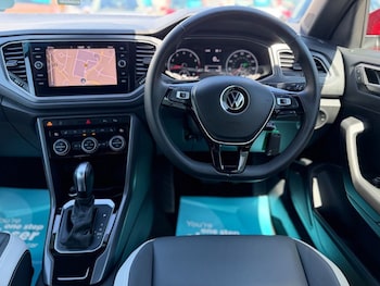 Used Volkswagen T-Roc 2021 for sale - 78908611: Photo