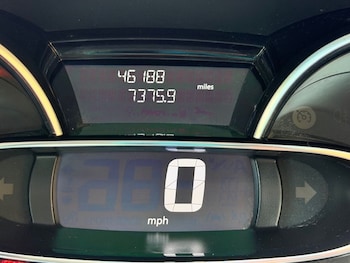 Used Renault Clio 2019 for sale - 79530270: Photo