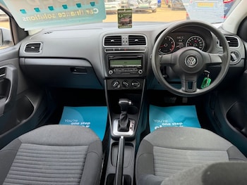 Used Volkswagen Polo 2010 for sale - 79313404: Photo