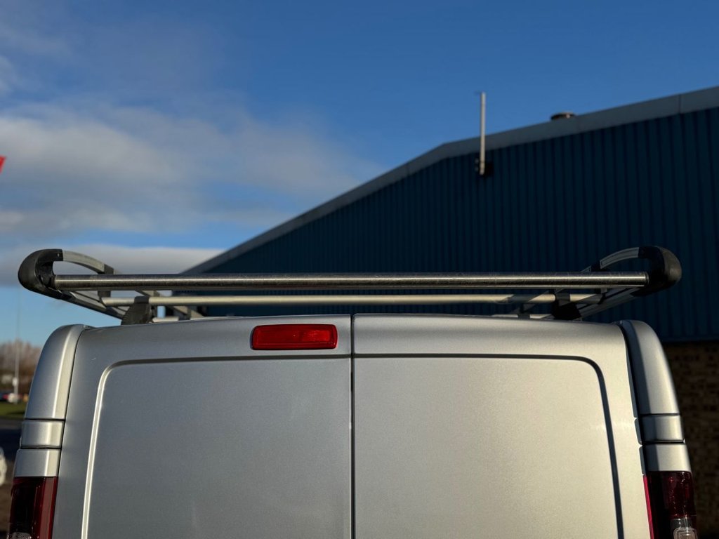 Used Vauxhall Vivaro 2017 for sale - 77161480: Photo 17