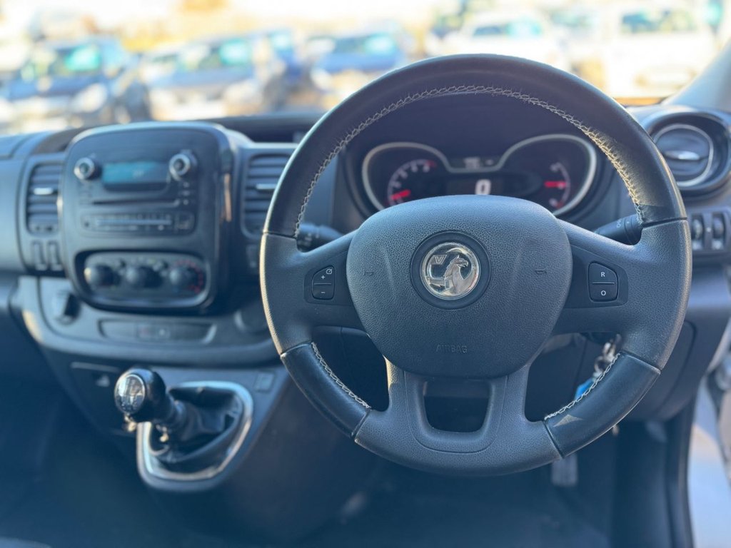Used Vauxhall Vivaro 2017 for sale - 77161480: Photo 2
