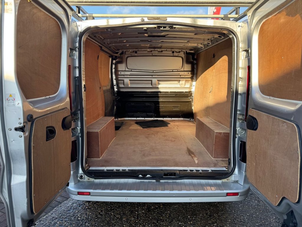 Used Vauxhall Vivaro 2017 for sale - 77161480: Photo 6