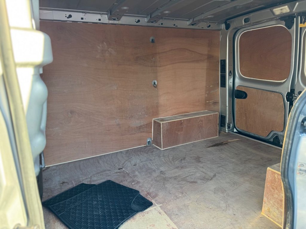 Used Vauxhall Vivaro 2017 for sale - 77161480: Photo 7