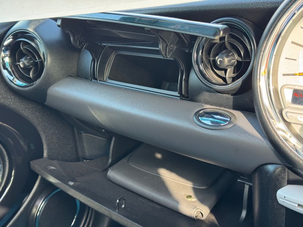 Used MINI Hatch 2010 for sale - 76395719: Photo 29