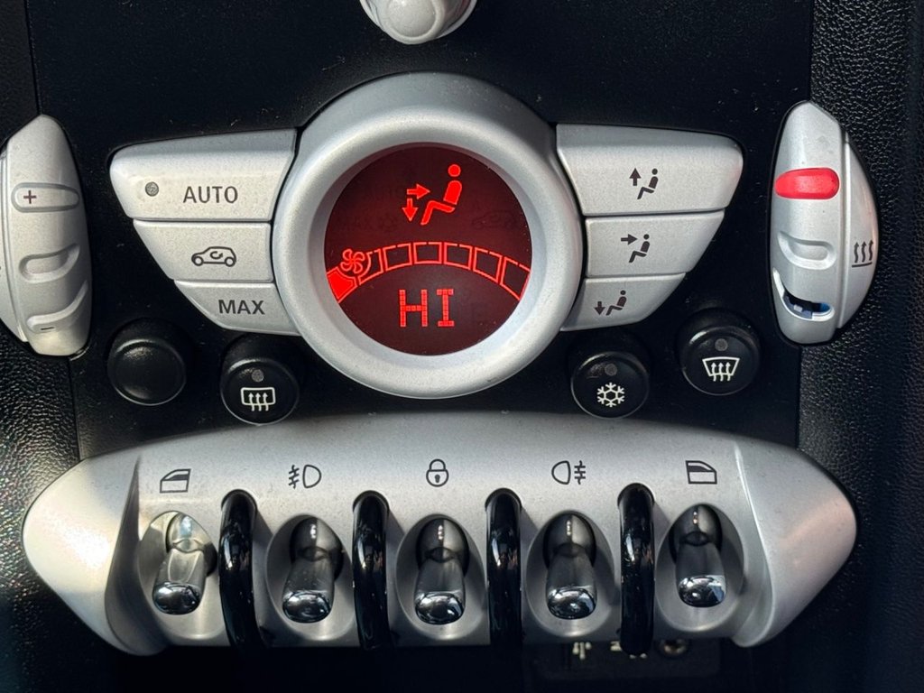 Used MINI Hatch 2010 for sale - 76395719: Photo 39