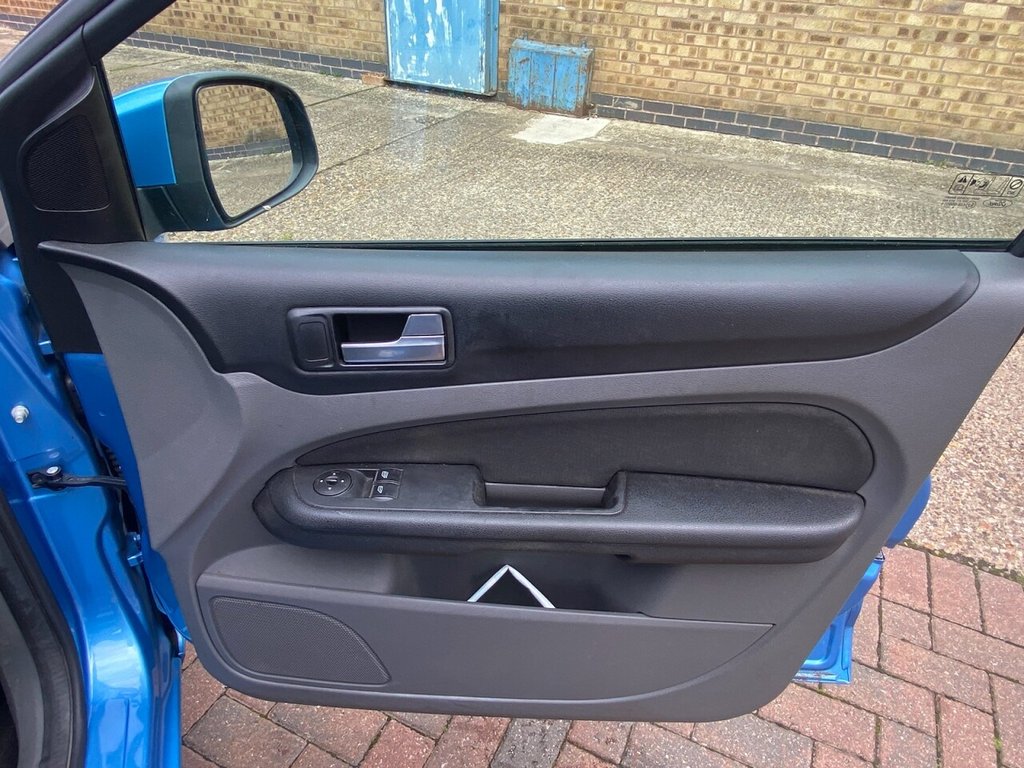 Used Ford Focus 2009 for sale - 76454235: Photo 11