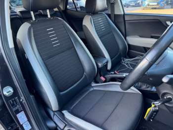 Used Kia Stonic 2018 for sale - 74581237: Photo