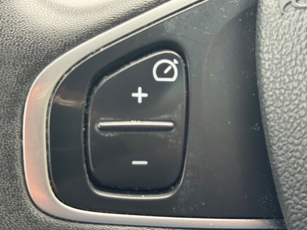 Used Renault Clio 2019 for sale - 78043987: Photo 39