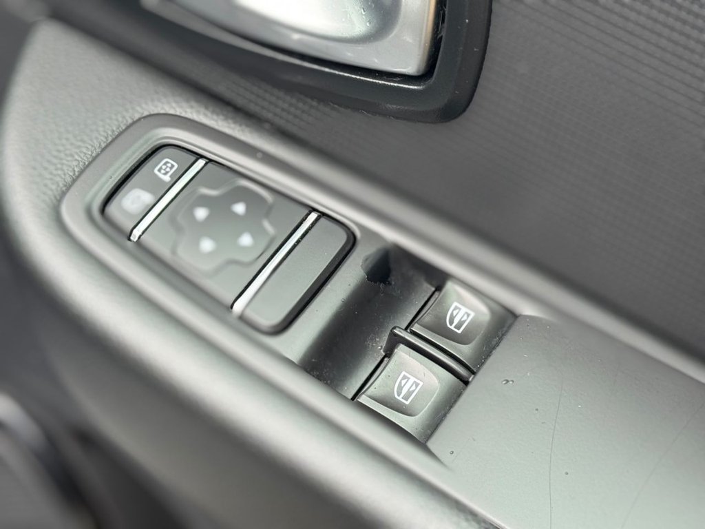 Used Renault Clio 2019 for sale - 78043987: Photo 41