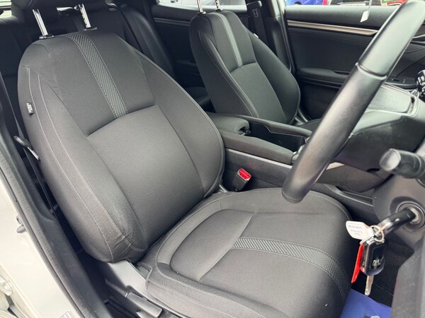Used Honda Civic 2018 for sale - 76118889: Photo 3