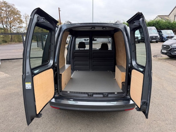 Used Volkswagen Caddy 2018 for sale - 76313116: Photo 5