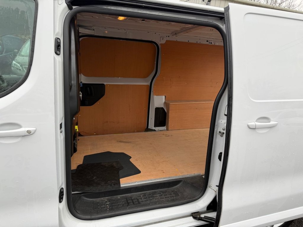 Used Vauxhall Vivaro 2022 for sale - 77451856: Photo 6